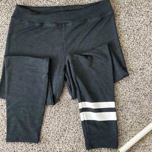 Sundry comfortable leggings x soft